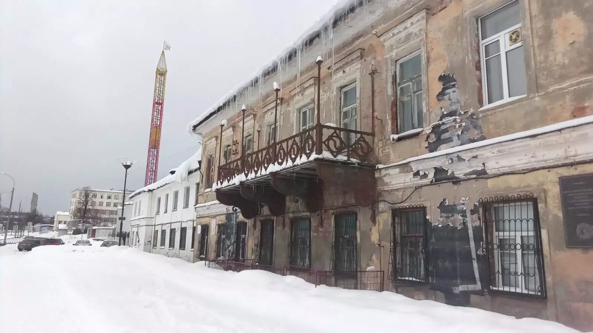     В Ижевске объявлен конкурс на право заключения аренды объекта культурного наследия Генеральский дом в Летнем саду имени Горького.
