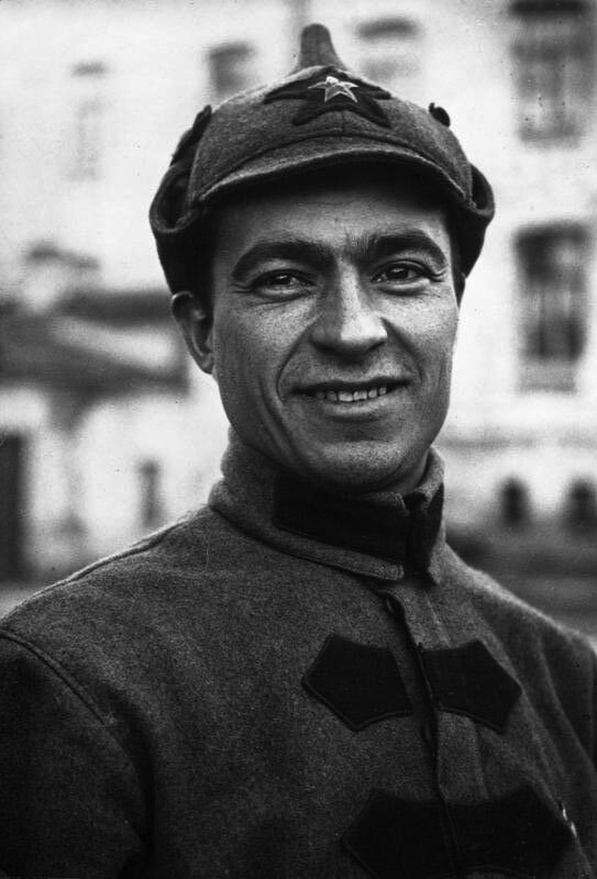 Гимнастёрка военнослужащего РККА, 1926 год. Bundesarchiv, Bild 102-00635 / CC-BY-SA 3.0