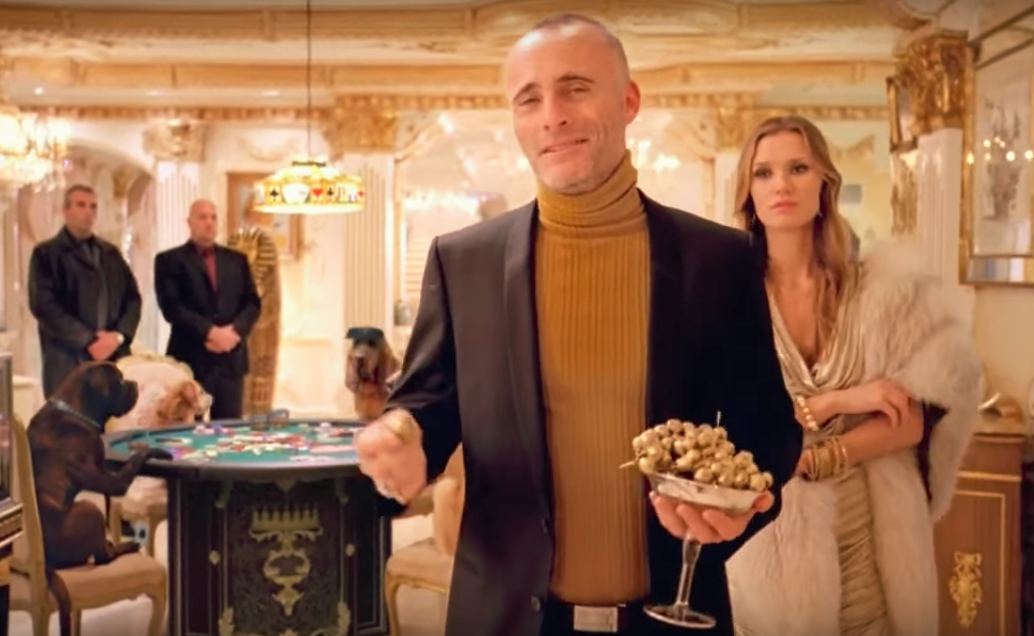 кадр из рекламного ролика