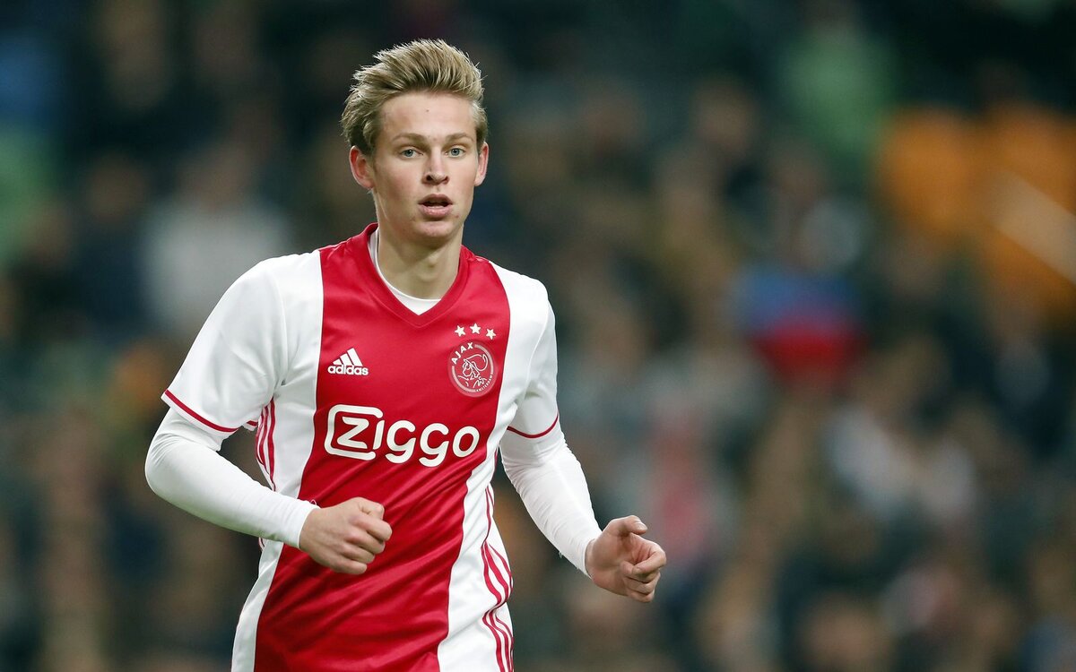                                                                                      Френки Де Йонг