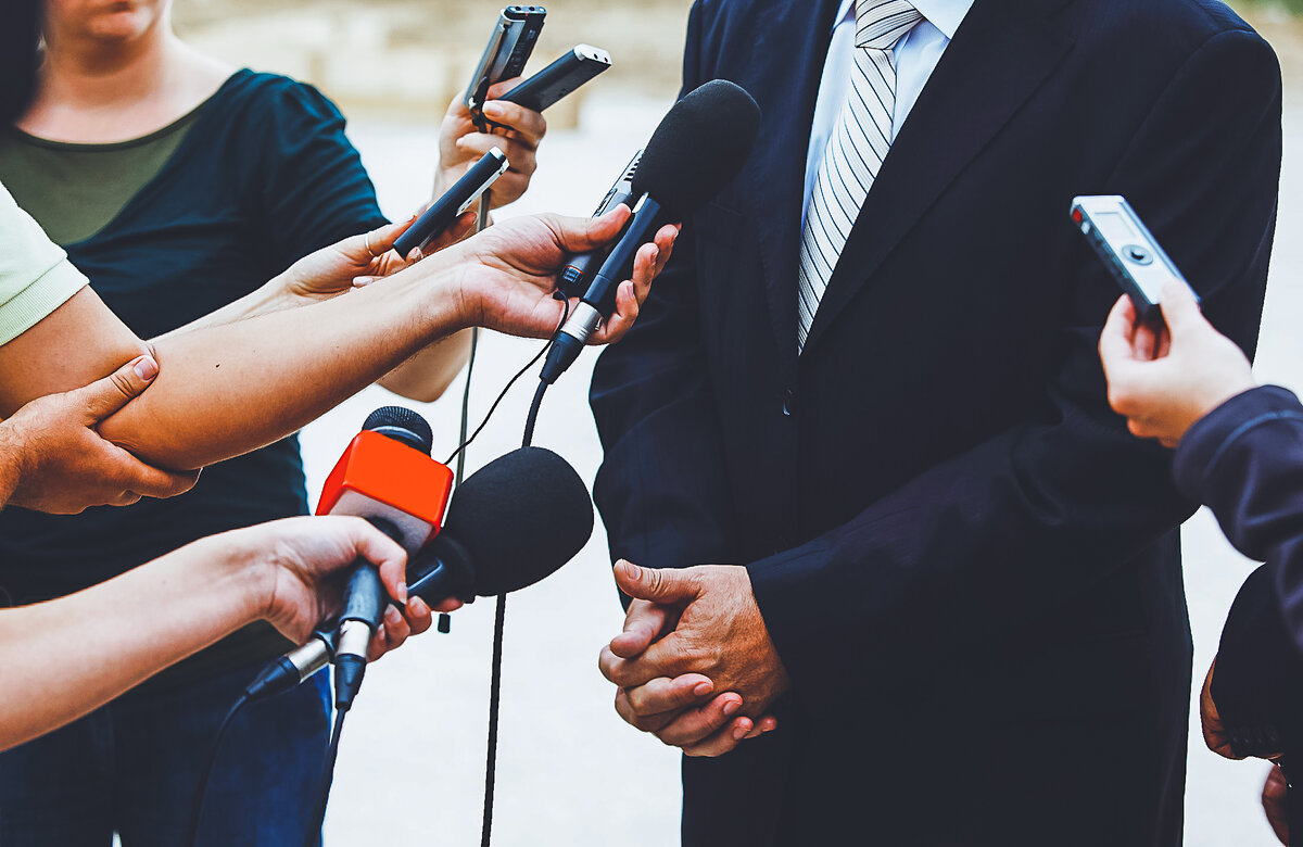 журналистика. студенты журналисты. журналистика образование. школа журналистики. телеведущий профессия.