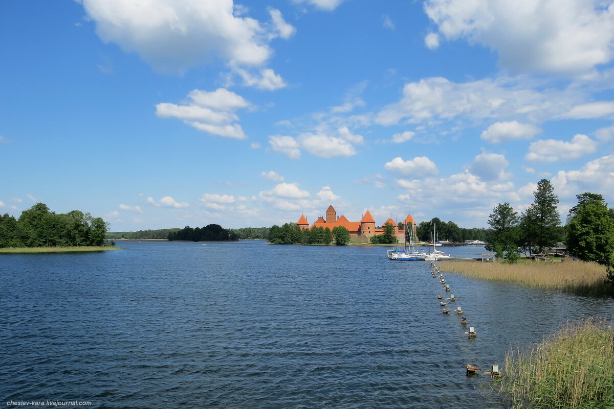 Замок на озере Тракай Литва