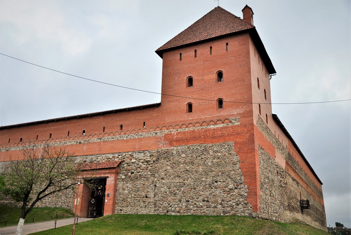 Лидский замок картинки