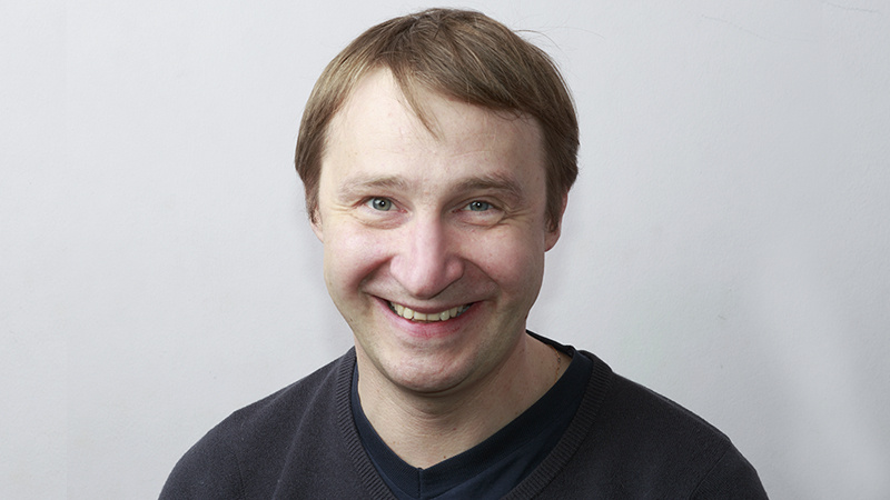 Актёр Андрей Кайков. Один из главных специалистов по хорошему настроению в нашей стране. Фанат юмора, живописи и московского ЦСКА. Актёр, создавший столько образов в скетч-шоу «6 кадров», что, кажется, их хватит для населения целого города.