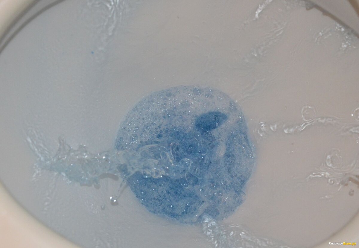 Состояние воды в трубах такое, что без специальных таблеток часто возникает довольно специфический - и весьма неприятный запах.