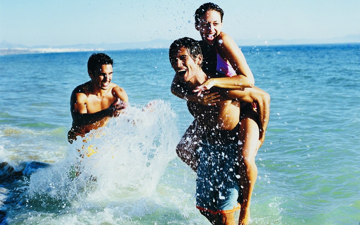 Знакомство на курорте, море, Камбоджа, пляж, романтика.  