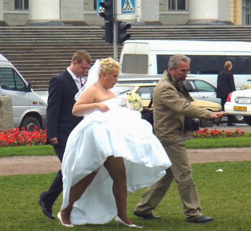 Свадьба прикол. Смешные невесты. Смешные казусы на свадьбах. Свадебное платье курьезы. И пришла невеста и пришел жених