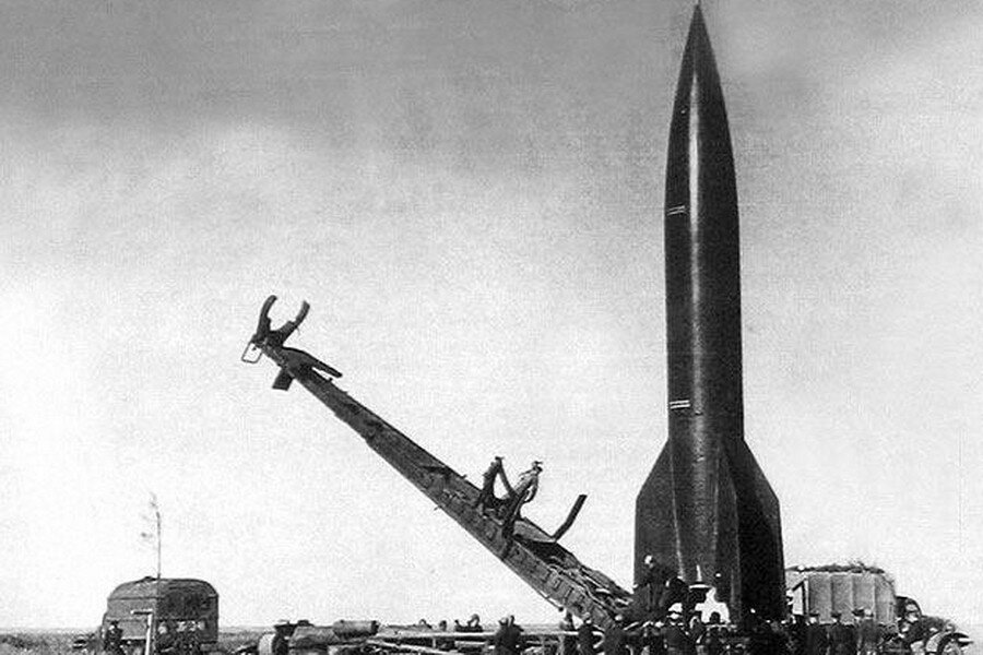 Самая первая баллистическая ракета. Первая Советская баллистическая ракета р-1. Баллистическая ракета р-1. Капустин Яр ракета р1.