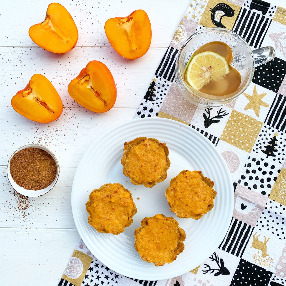 Тарелка песочное. Лимонное курабье. Поднос фаянс в металле. Песочное печенье курабье. Песочное тесто.