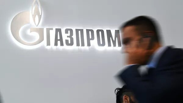 Транзит газа через Украину при установлении конкурентного тарифа составит 65 миллиардов кубометров в 2020 году и по 40 миллиардов в 2021-2024 годах, заявил глава "Газпрома" Алексей Миллер."С "Оператором ГТС Украины" "Газпром" подпишет межоператорское соглашение, а НАК "Нафтогаз Украины" — транспортное соглашение на бронирование мощностей ГТС Украины. "Нафтогаз" выступит компанией — организатором транзита, тем самым принимая на себя риски переходного периода", — заявил он.По словам Миллера, стороны могут рассмотреть возможность поставок газа с ценообразованием на базе немецкого хаба NCG.13:33"Газпром" и "Оператор ГТС Украины" готовят межоператорское соглашениеЕврокомиссия в рамках нового соглашения по газовому сотрудничеству гарантирует соответствие транзита нормам ЕС, украинская сторона — независимость регулятора, защиту интересов заказчика транзита, предсказуемость и экономическую обоснованность тарифообразования.