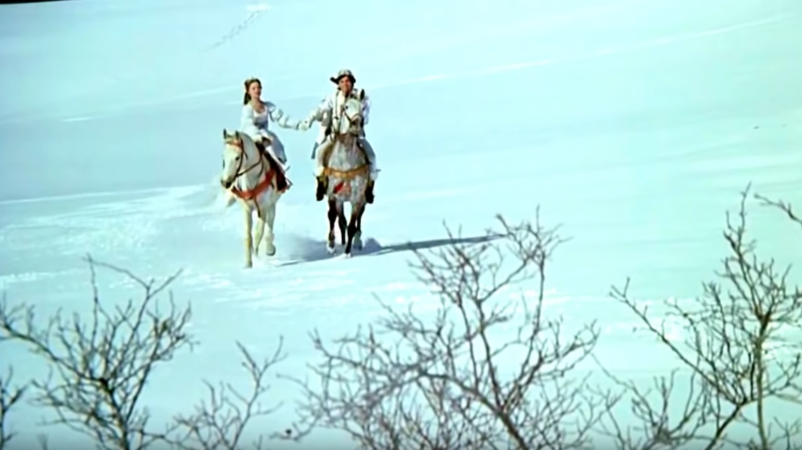 Кадр из фильма "Три орешка для Золушки"