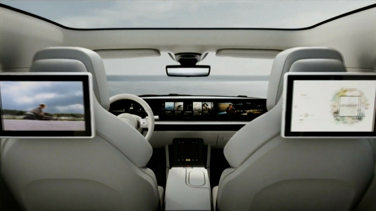 Интерьер Sony Vision S