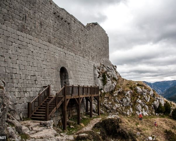 Вход для туристов с горной тропы