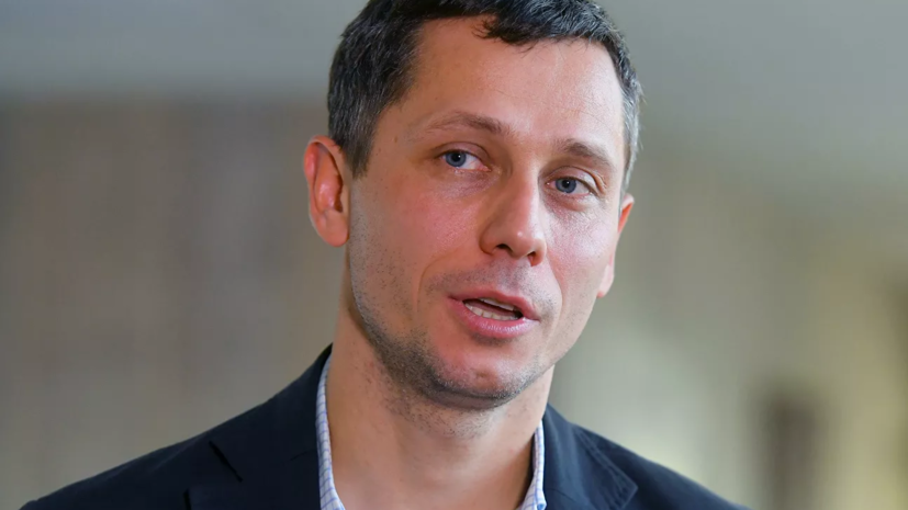 Главный тренер сборной России по лёгкой атлетике Юрий Борзаковский прокомментировал решение Всероссийской федерации лёгкой атлетики (ВФЛА) вернуть в Россию всех российских спортсменов, находящихся на заграничных учебно-тренировочных сборах.