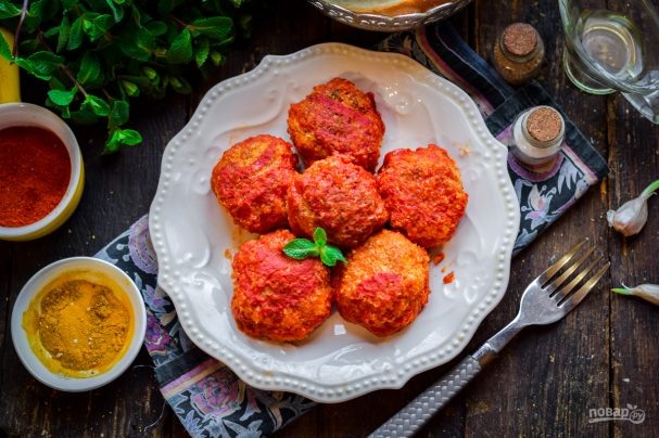 Тефтельки из фарша с подливкой — это очень вкусно, ароматно, сочно и сытно! Тефтели идеально подойдут к пюре или овощам, это именно то блюдо, которое понравится всей семье. 