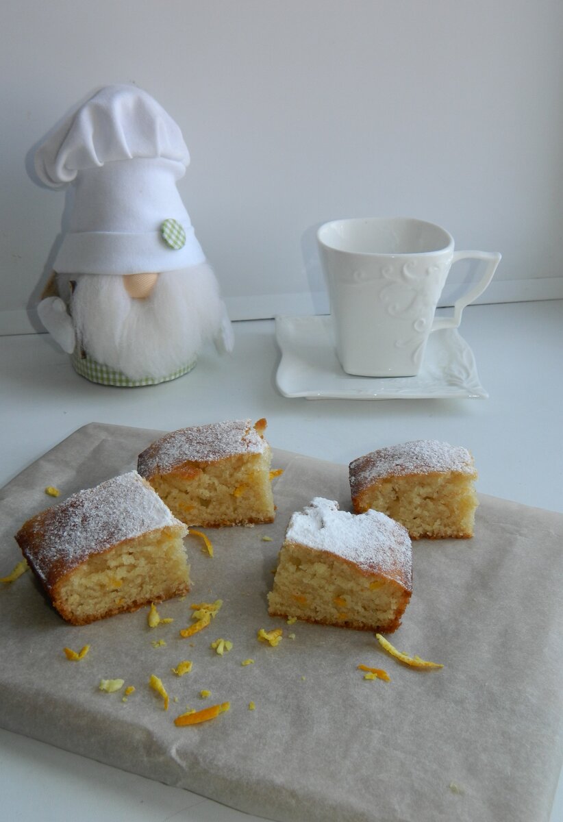 "Манник апельсиновый"
⠀
Манная крупа - 200 г
Сок апельсиновый - 200 мл
Мука - около 200 г (в одном стакане - 150 г), в т.ч. мука для посыпания формы
Сахар - по вкусу
Масло растительное - 100  мл + масло для смазывания формы
Цедра апельсина тертая - 1 ч. ложка
Разрыхлитель теста- 1 ч. ложка
Мука или сухари панировочные (по желанию) - для посыпания формы.
⠀
Приступим.
⠀
Натереть на терке апельсиновую цедру.
В миску налить апельсиновый сок.Добавить манку. Хорошо перемешать до однородности.
Добавить сахар, растительное масло. Перемешать.Добавить апельсиновую цедру. Перемешать. Оставить на 20-30 минут для набухания.
Добавить разрыхлитель .Перемешать.Муку просеять. Добавлять муку небольшими порциями, все время перемешивая, чтобы не было комочков.
Форму смазать маслом. Присыпать мукой/ панировочными сухарями.
⠀
Тесто вылить в форму. Готовимпри 180-190°~ 40 минут.
⠀