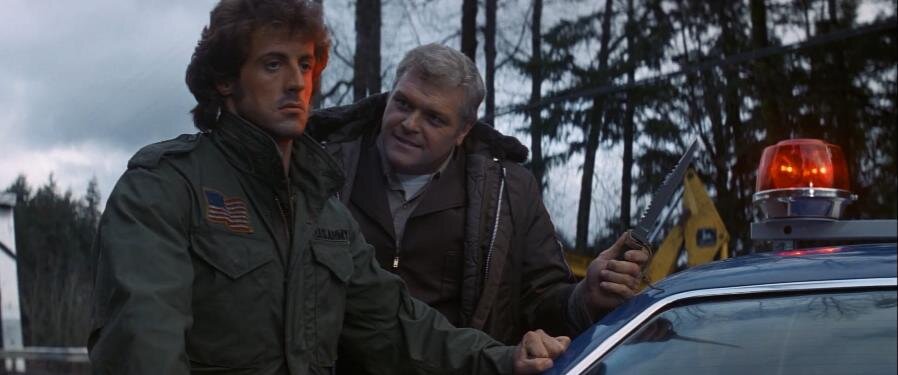 Почему шериф Тизл так предвзято отнесся к Рэмбо? 