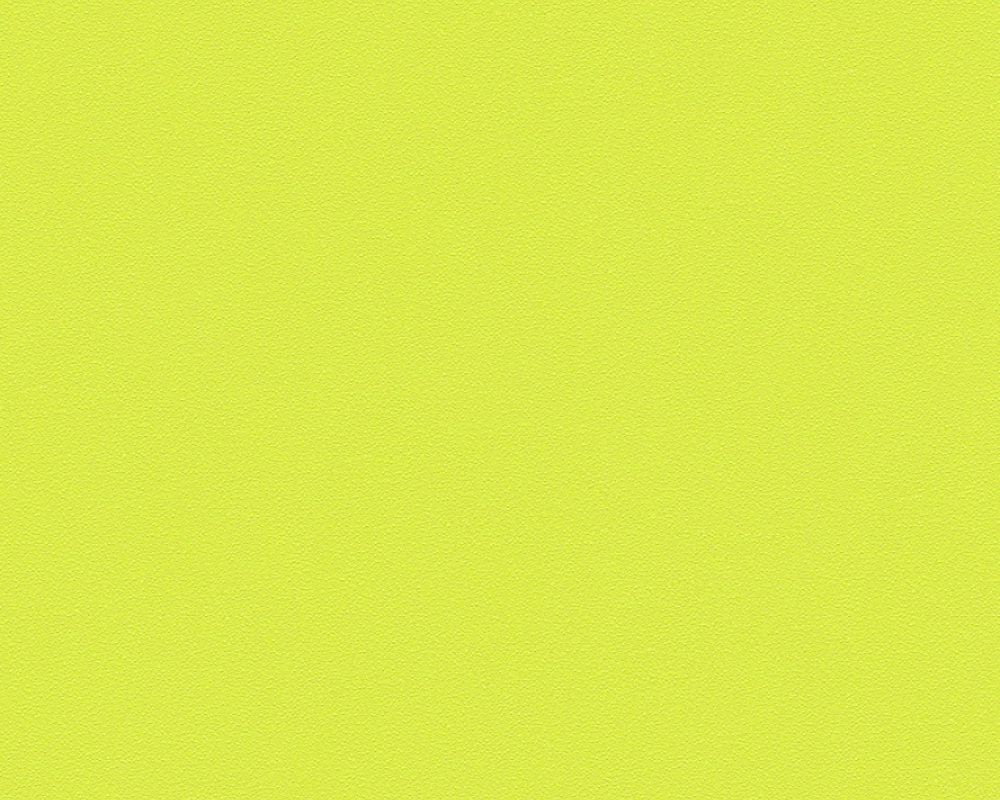 Ничего не получается, вообще ничего. Пробовала устроиться в местный салон связи, сказали, что свободных мест нет, даже уборщицей не взяли. В пятерке и дикси всё тоже самое. Городок у нас маленький все всё знают, и со мной тоже уже знакомы, раньше то у меня с деньгами всё было хорошо, мне завидовали, а вот сейчас всё, возможно вышла в тираж. Хотя в тираж я то давно вышла, просто сейчас мне за это не платят и нужны деньги. Эх, до 23 я была прямо нарасхват, потом покатилось по наклонной, возможно это из-за рождения Аленки, тельце стало уже не таким как прежде.  С работой у меня и раньше не получалось, что уж теперь то пытаться. Надо искать мужа, хотя бы просто мужика. Но здесь меня все знают, наломала я дров, было дело, молодо зелено. Как же мне хочется остановить время и назад, назад отматывать свои снежные зимы, одну за одной, одну за одной. Села бы я в лодочку, да поплыла бы по Унжечке, меняла бы осень на лето, а осень за весну. Есть у нас бани, но не хочу я туда идти работать, не буду, совсем меня соседи заклюют, а что же мне делать, как получить хлеб насущный.
 Надо уезжать, но сейчас ведь не поедешь, надо пока ждать, хорошо хоть есть алименты. Какая я все таки дура, надо было десять лет назад уезжать, в Питер уезжать, в Москву, да хоть в Кострому. А я дура тут сидела, зато была одной из лучших, мне очень многие завидовали, а что сейчас, даже кассиршей не берут. Глупо ,очень глупо всё получается. Как быть - не знаю. А здесь всё это похоже никто и не читает, ладно буду писать как обычный дневник, вроде говорят полезно. Должна же я делать что-то полезное