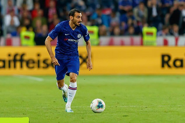 "Челси" хочет избавиться от своего защитника.