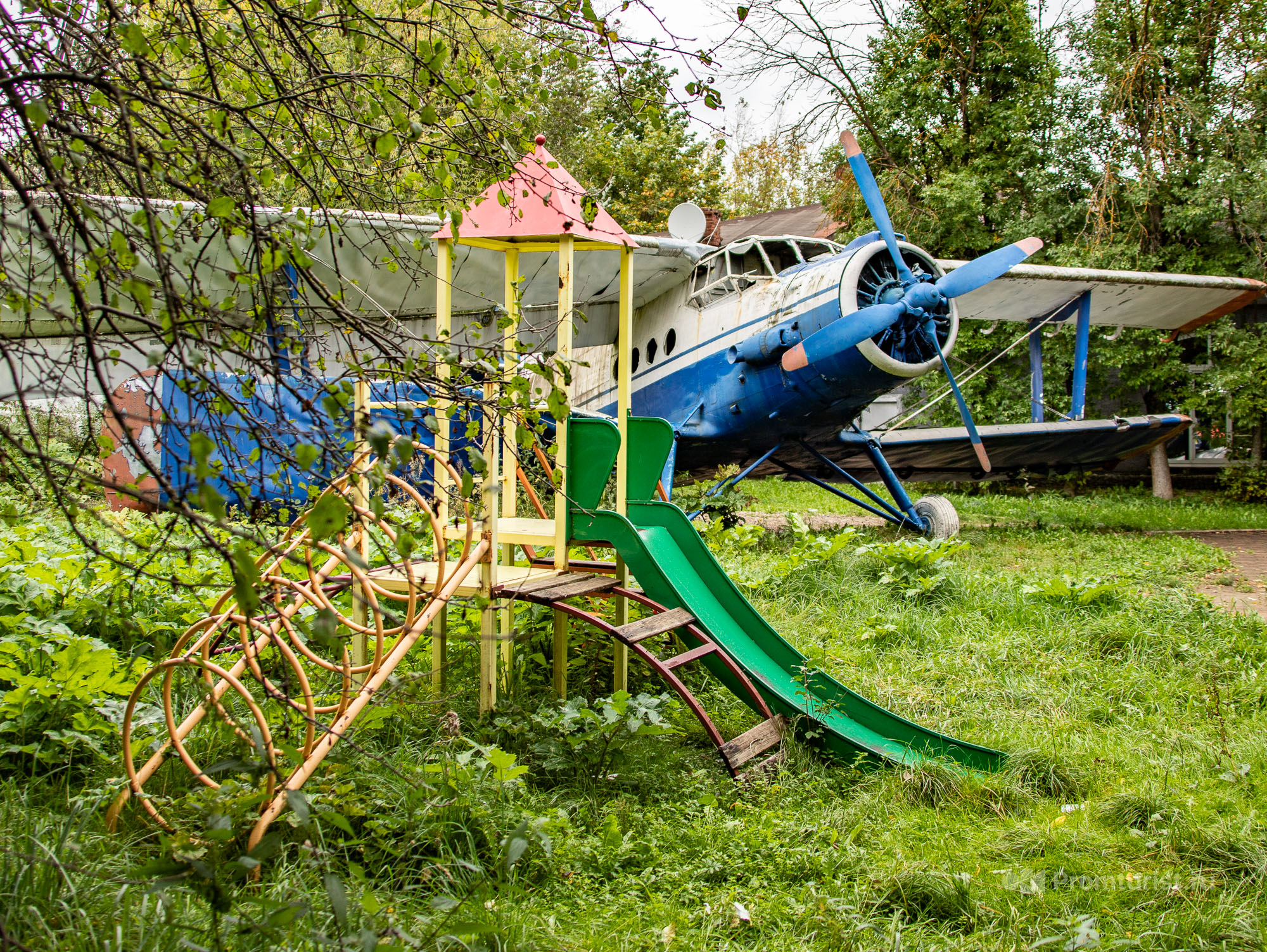 Нашёл самолёт АН-2 на детской площадке (для игр) и башню Шухова (есть координаты) ???17