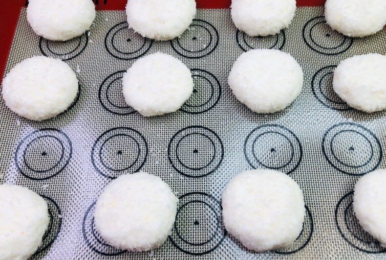 из данного количества ингредиентов получается 12 сырников