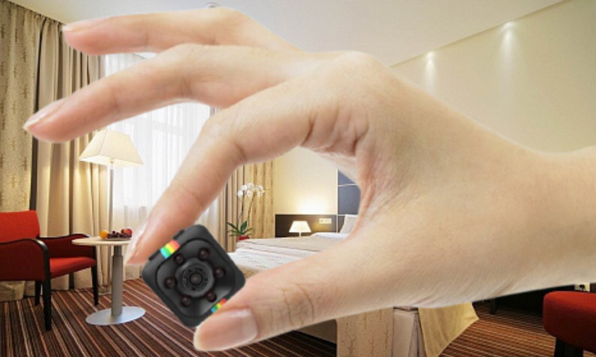 Как обнаружить скрытую камеру в отеле или на съемной квартире: советы эксперта