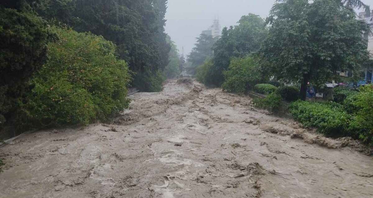 Дороги превратились в реки