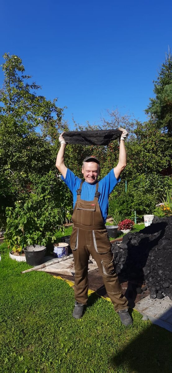 Мы попросили поставщика угля привезти камушки а не угольный песочек и он выполнил просьбу!