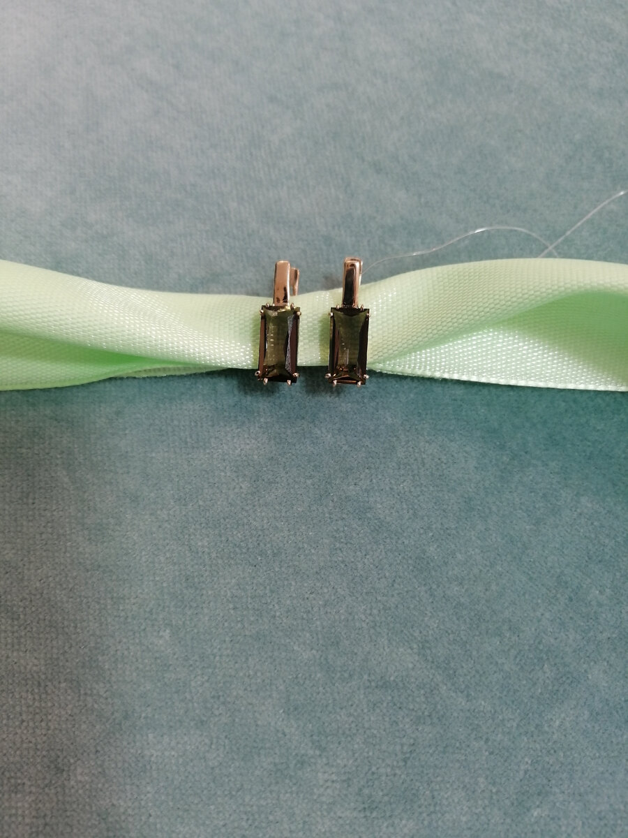 Золотые серьги с раухтопазом