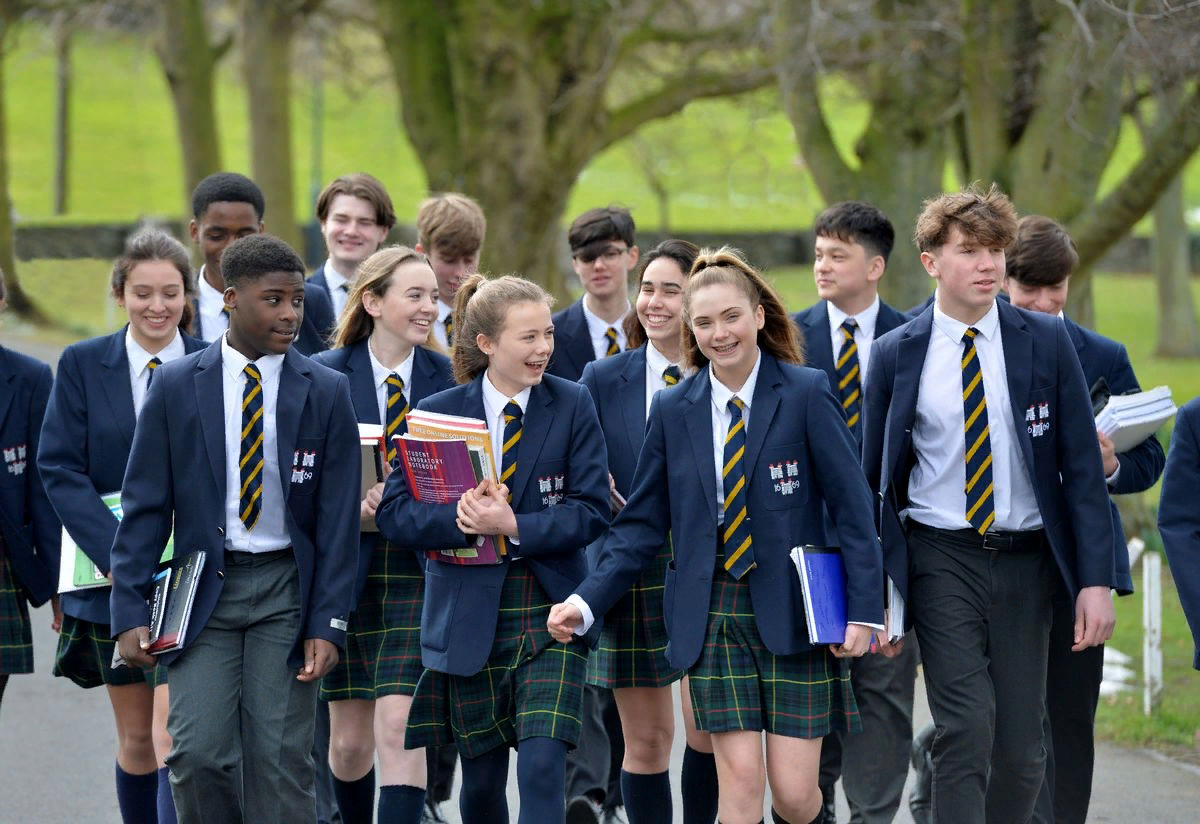 Престижная частная школа. King's School Canterbury форма. Школьная форма в the King’s School Canterbury. Образование в Северной Ирландии. Северная Ирландия школа.