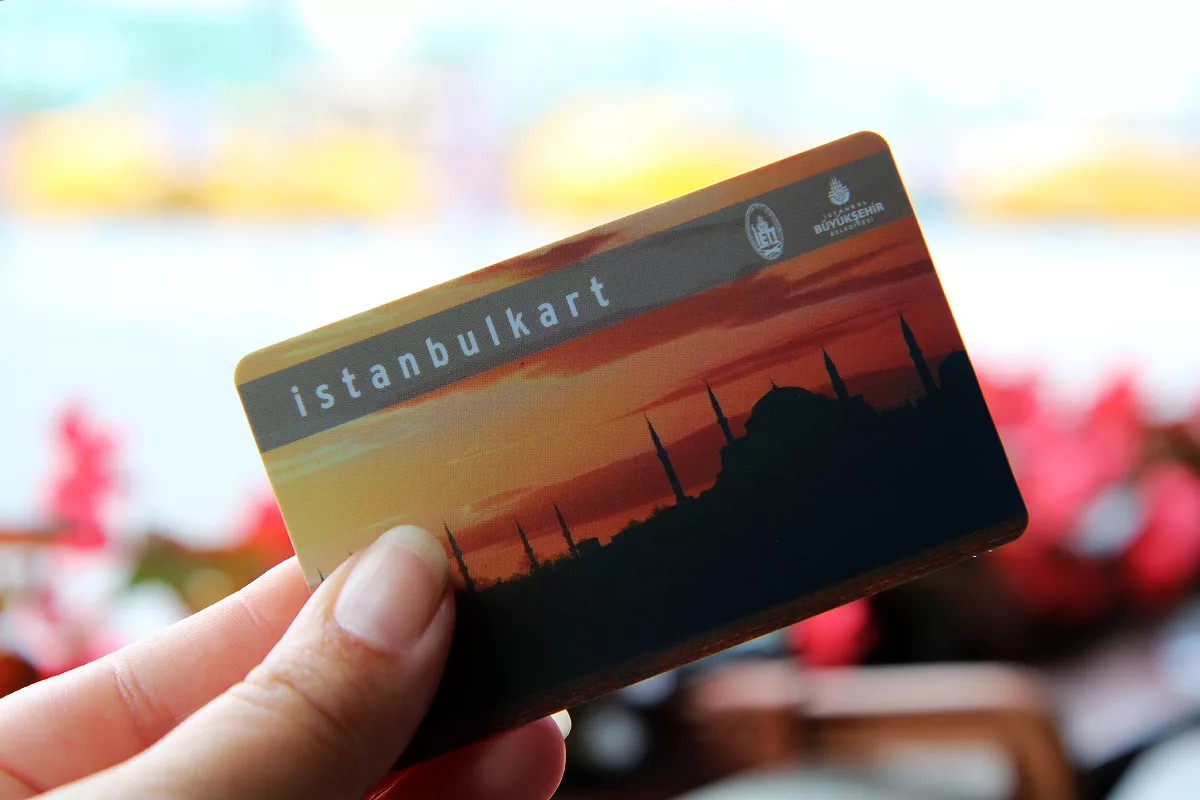 Истамбул кард. Истанбулкарт. Истанбулкарт. Автомат istanbul card. Istanbulkart.