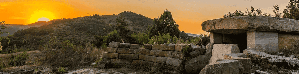 Лунный дольмен на горе Нексис