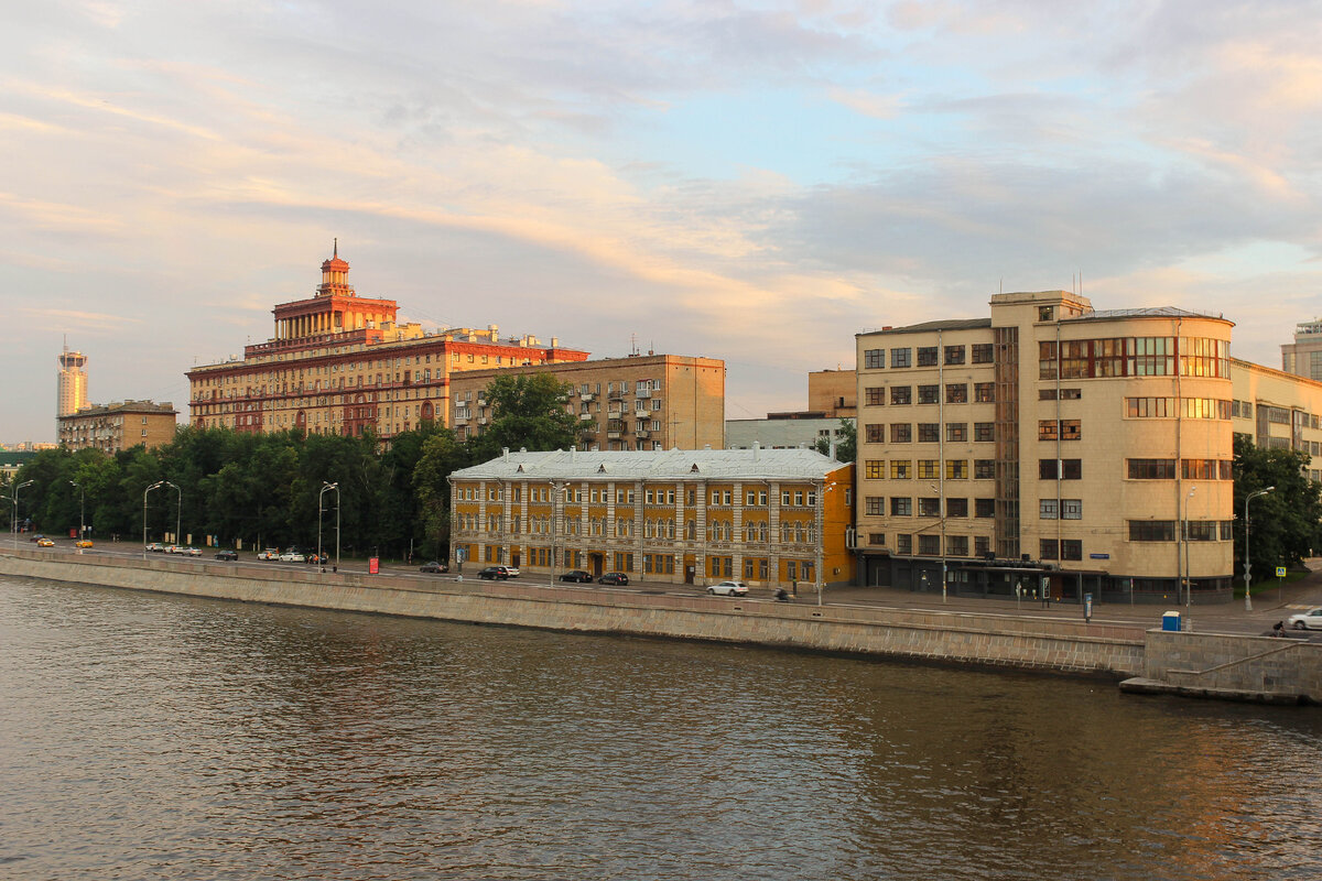 10 самых некрасивых и неуместных зданий в центре Москвы, построенных при  советской власти | Самый главный путешественник | Дзен