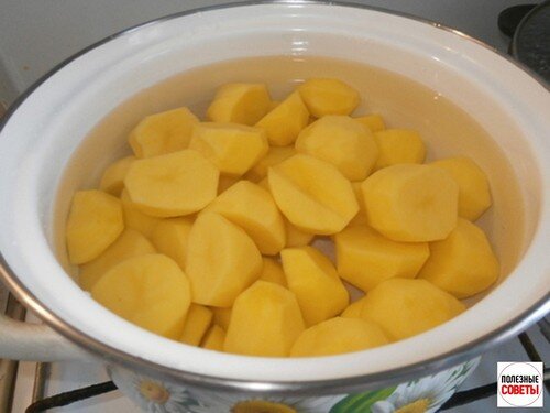 Кабачки с картошкой тушеные на сковороде