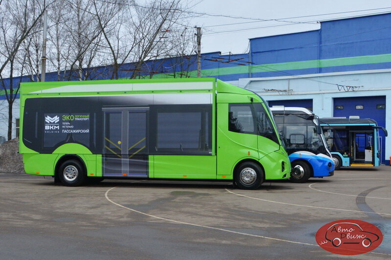 Обратите внимание кабины здесь совершенно разные, хотя выполнены в едином стиле