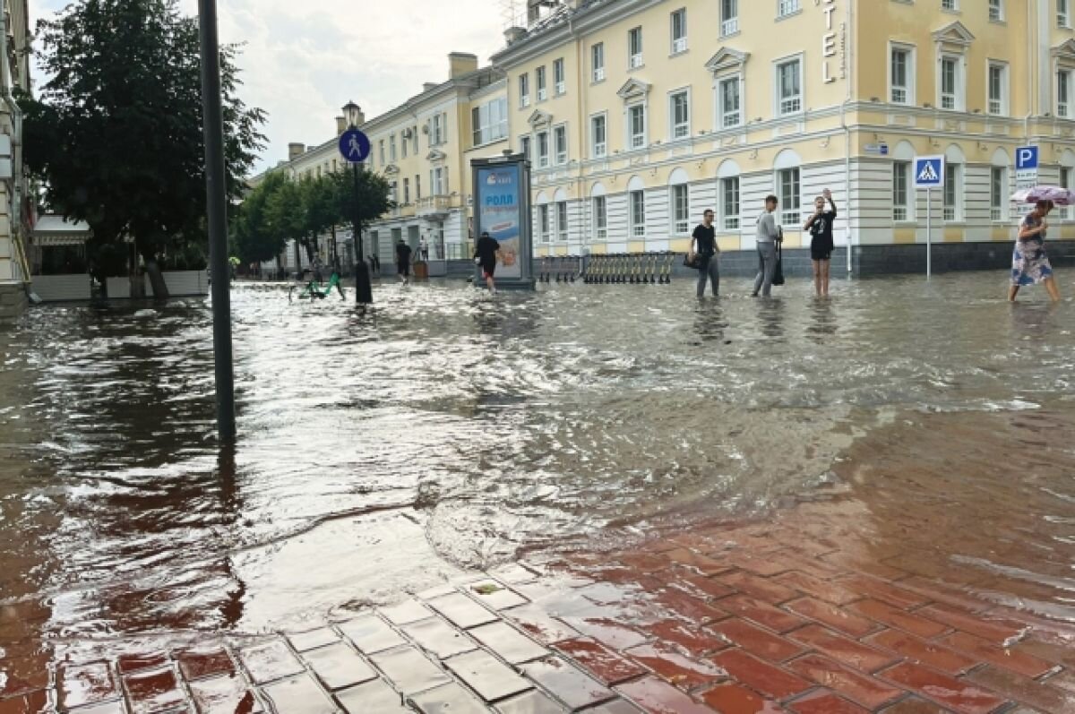    Грянул гром. В Тверской области бушуют грозы и даже торнадо