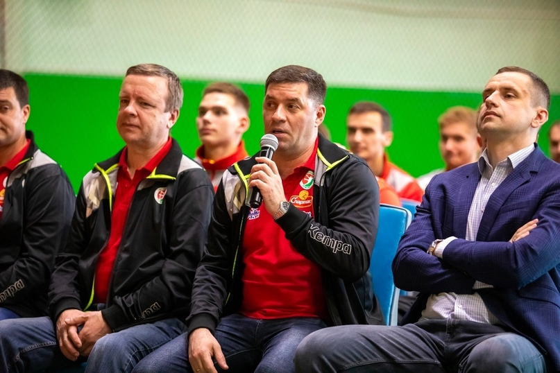 Фк гомельжелдортранс 2014 год. Гомельский тренер. Тренер гомеля. Беларусь мужчина. Гомельский тренер.