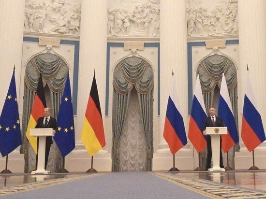     Владимир Путин и Олаф Шольц на пресс-конференции в Москве 15 февраля 2022 года. Фото: Kremlin.ru.