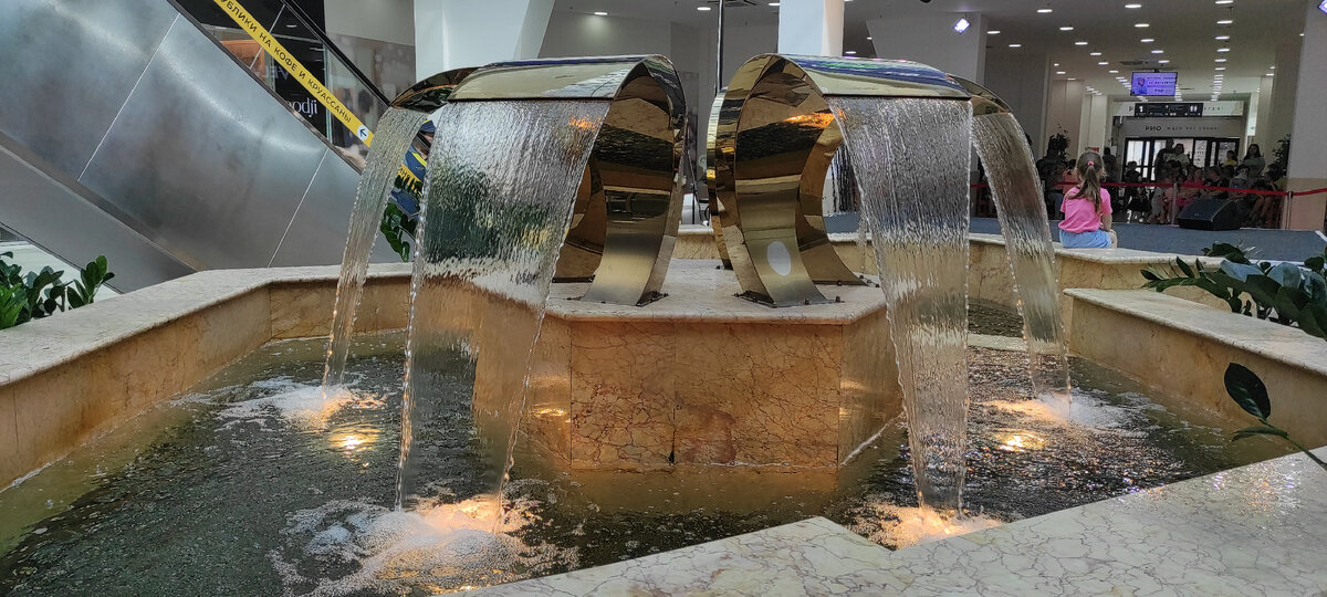 Фонтан в ТЦ "РИО"