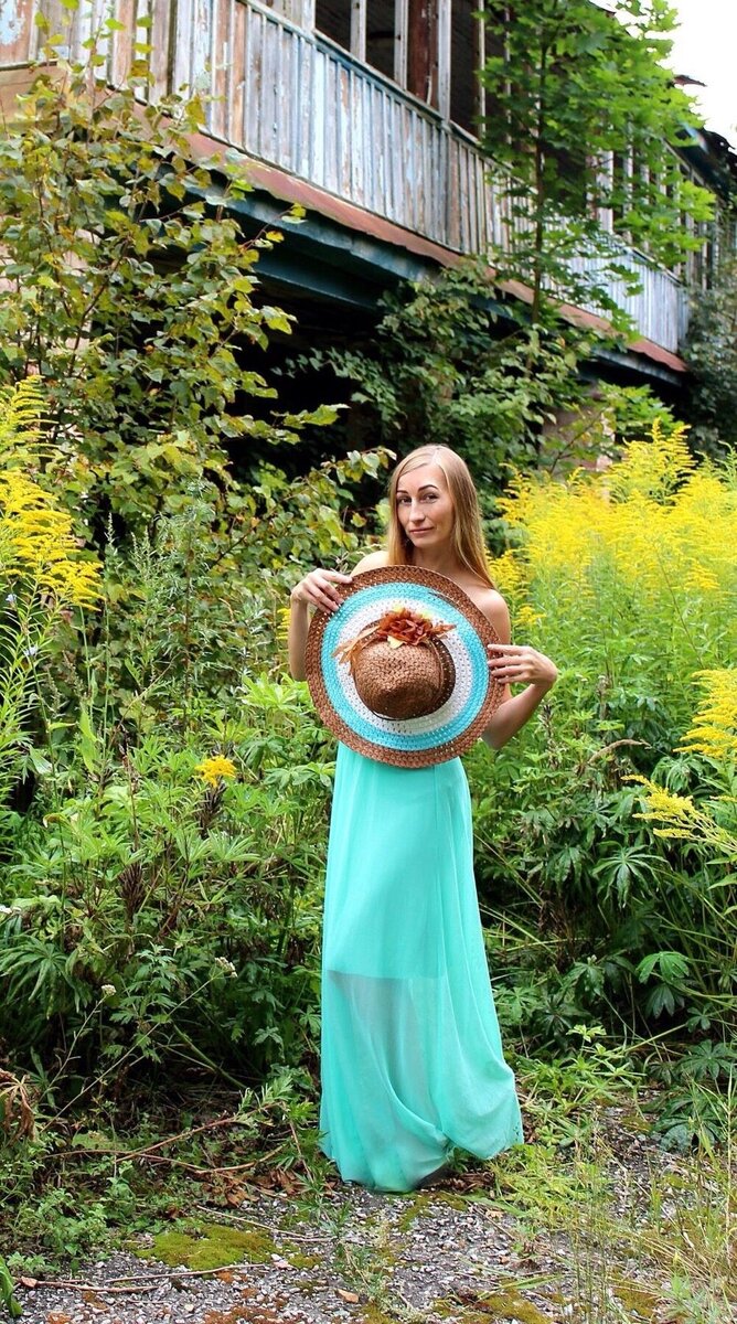 Даже платья иногда одеваю🙈
