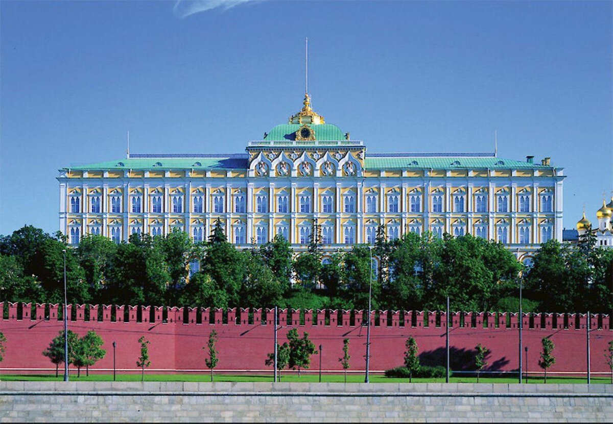 большой кремлевский дворец в москве все