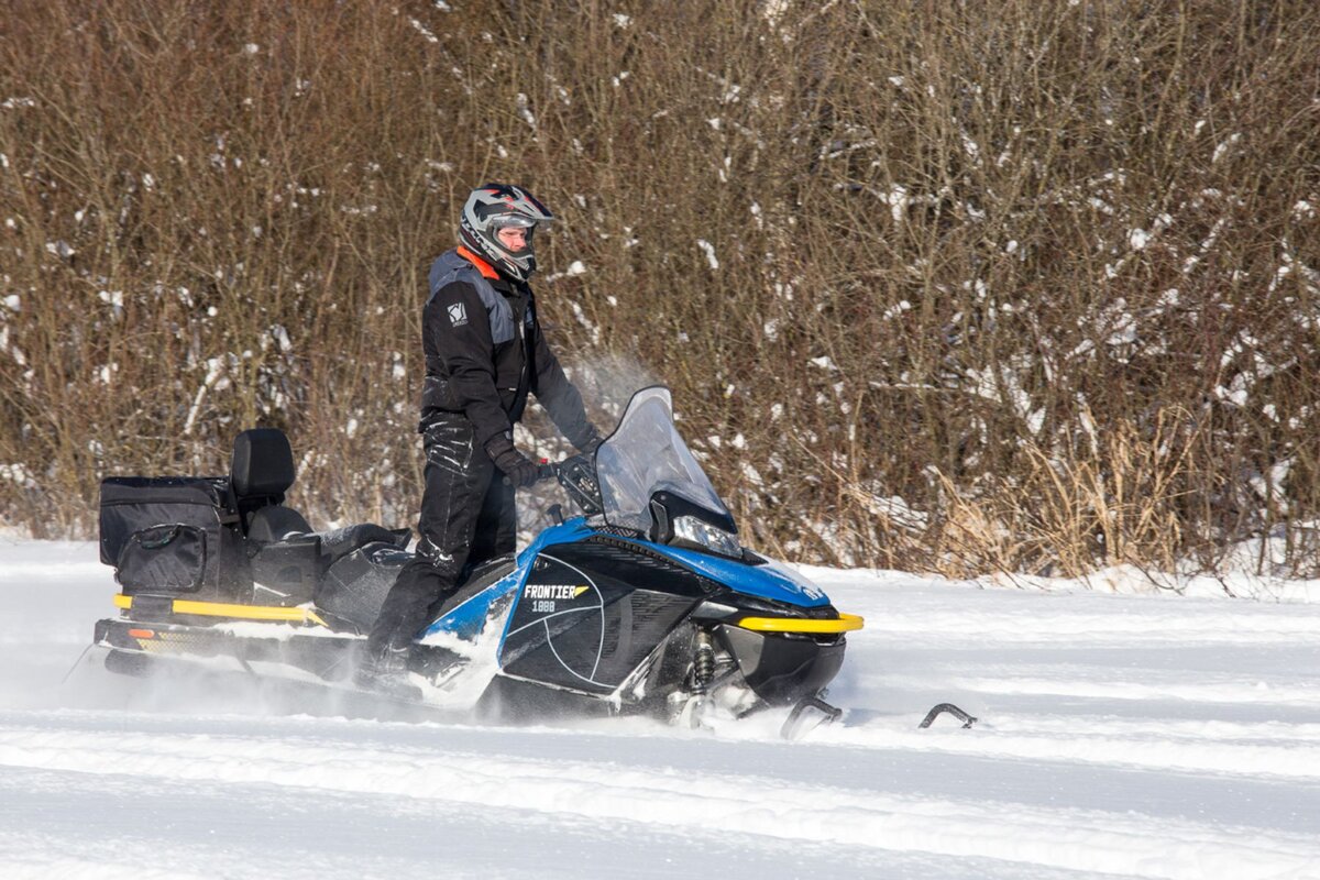     Россияне бросились массово скупать снегоходы Фото: АвтоВзгляд