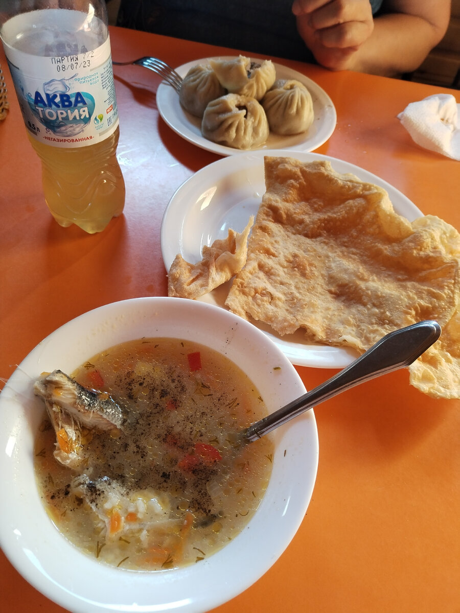 Буузы, уха и чебуреки. Кафе Далай