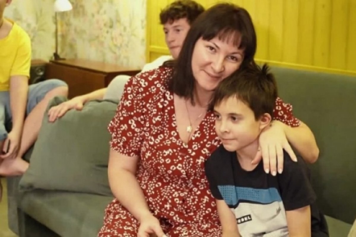    Вячеслав Гладков поздравил жителей региона с Днем многодетной семьи