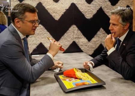    Кулеба рассказал Блинкену, как в молодости похмелялся в Макдональдсе