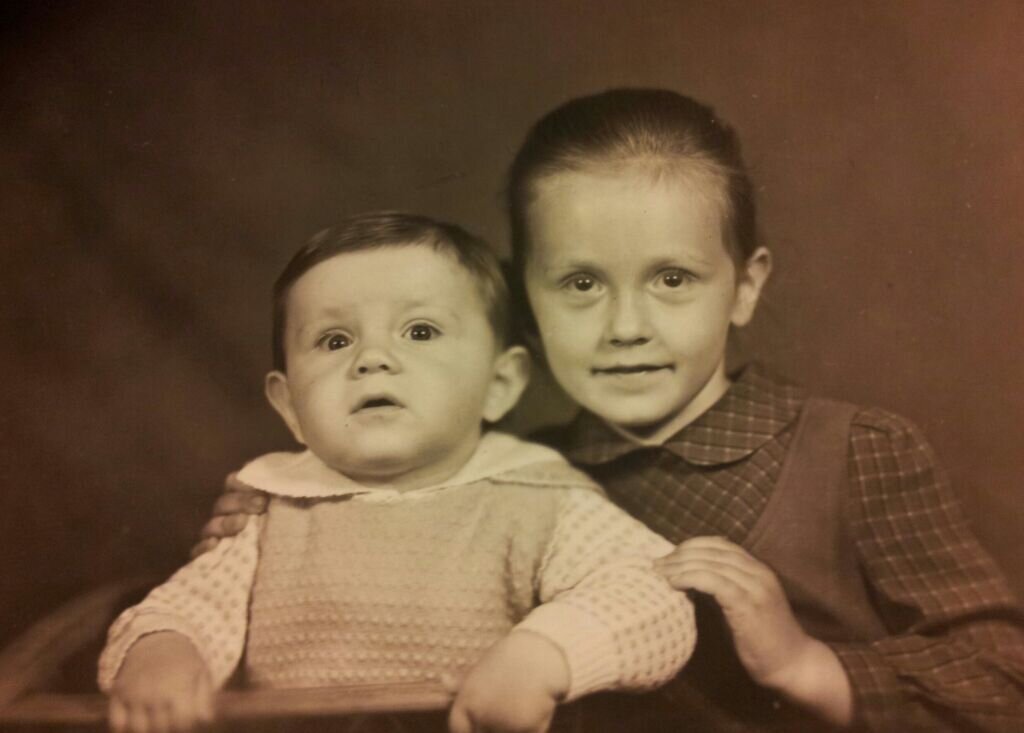 Мне - 7, брату - 2 года