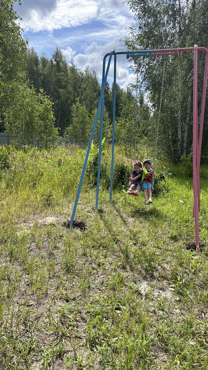 У нас на участке на даче и горка и качели стоят. 