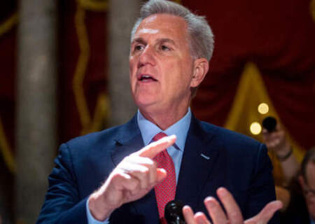    Сенат США снизил в 4 раза запрос Байдена для помощи Украине. Спикер Палаты представителей вообще не хочет выделять деньги