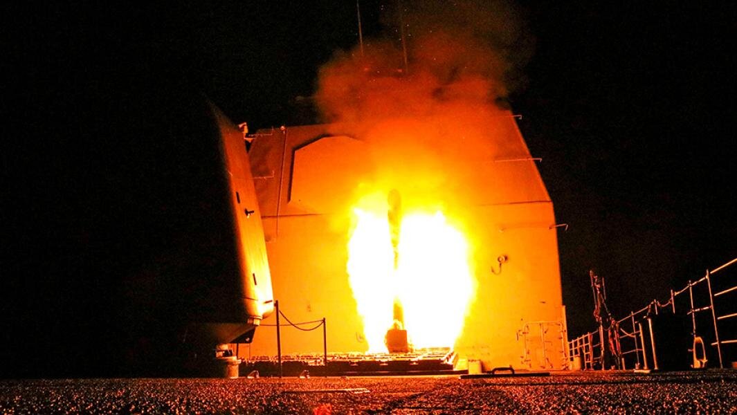 Запуск ракеты «Томагавк» с американского крейсера «Монтерей». Фото: U.S. Navy/Lt. j.g Matthew Daniels/Handout via REUTERS