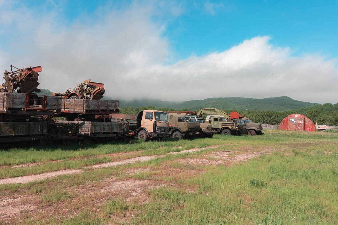 Заброшенные военные части россии с техникой фото